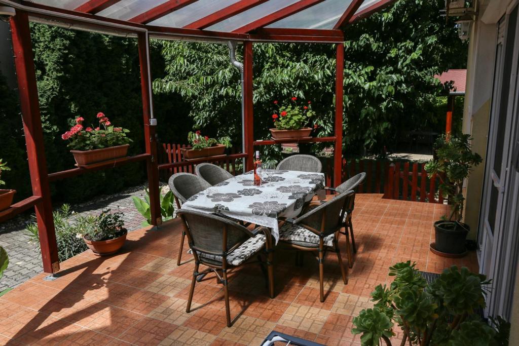 Vonkajšia záhrada v ubytovaní Molnár Apartment