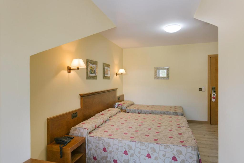 Hotel O Castro - Comfort Triple Room