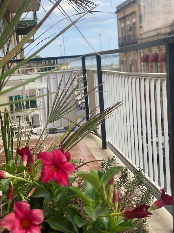 Balkón nebo terasa v ubytování Near Ortigia