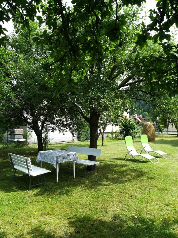 Aed väljaspool majutusasutust Dům u splavu
