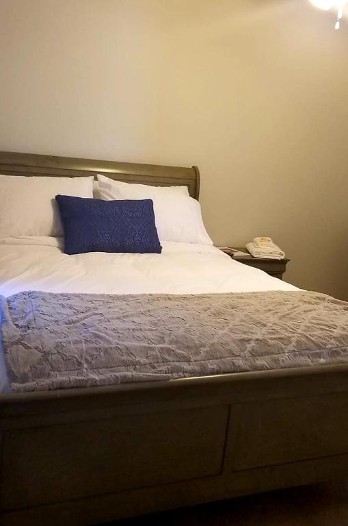 Postel nebo postele na pokoji v ubytování Phoenix comfort home BNB