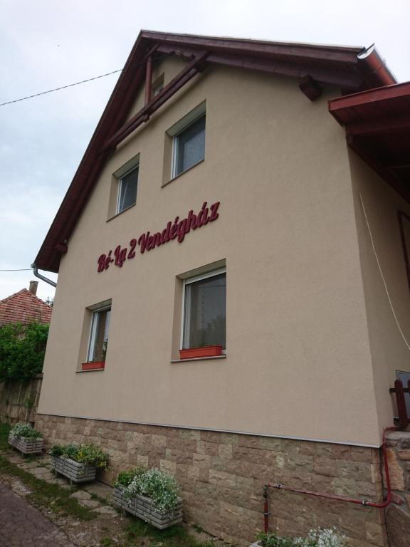 Budynek, w którym mieści się pensjonat
