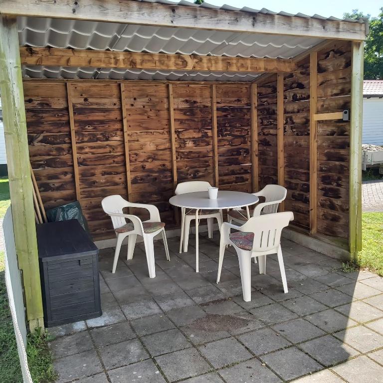 Fotografie z fotogalerie ubytování Ruim en gezellig chalet voor 2 personen op de Veluwe Recreatiepark De Oude Driest - All inclusive v destinaci Putten