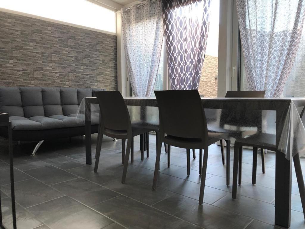 Część wypoczynkowa w obiekcie Sunrise Beach Apartment Trapani