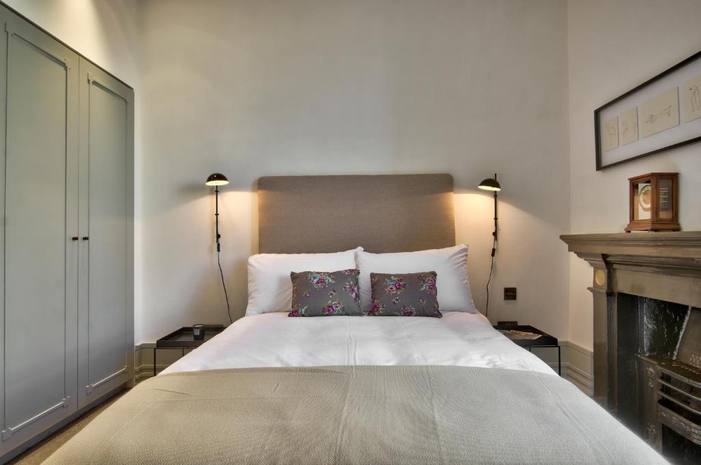 10 Strait Street Apartments - 17