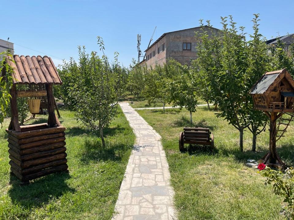 Zahrada ubytování GOLDEN SECONDS Hotel