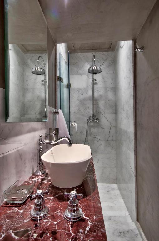 10 Strait Street Apartments - 19