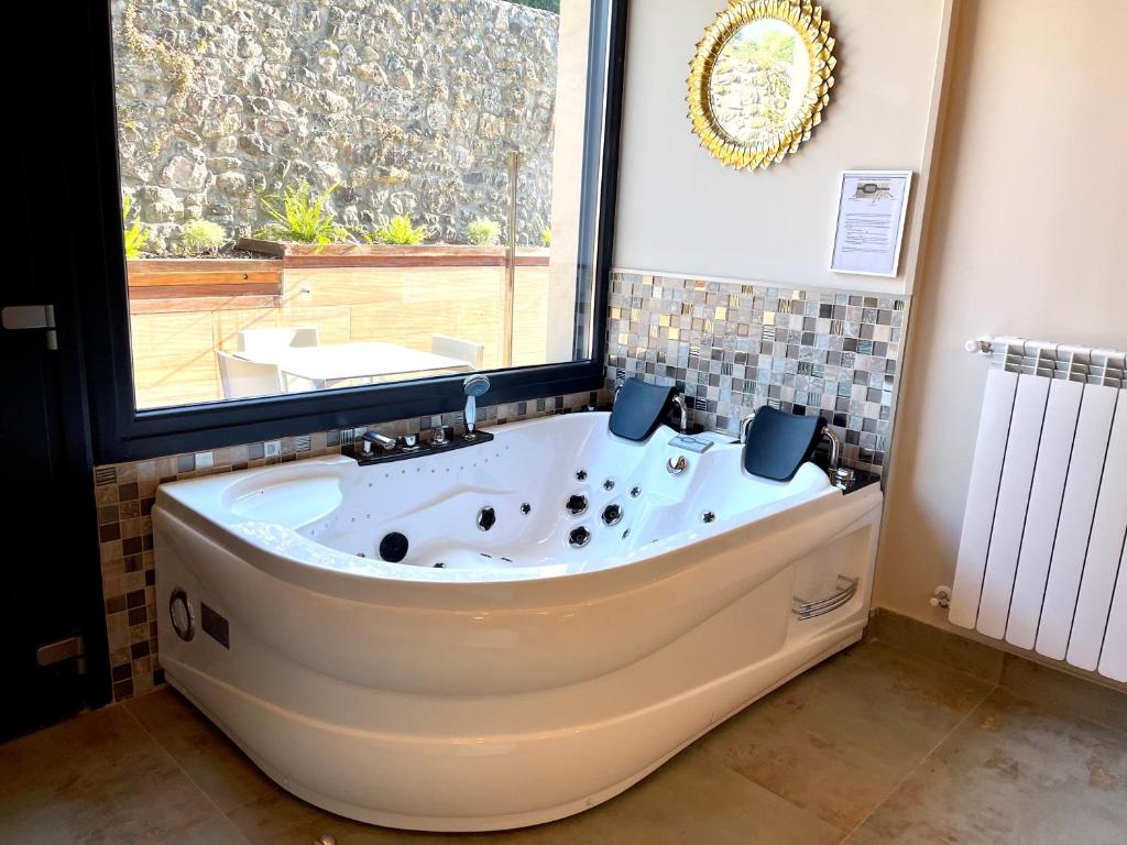 Akla Hotel Suites Valles Pasiegos - imagen 4