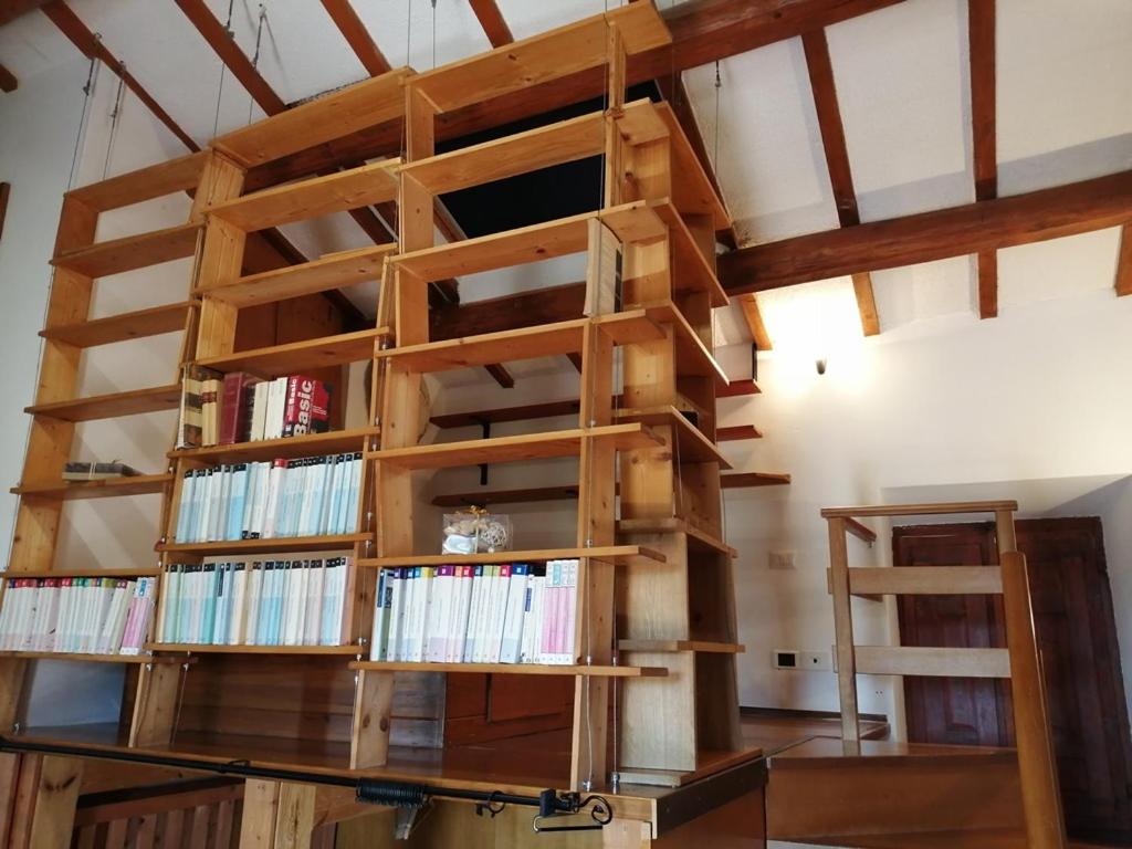 Knižnica v apartmáne