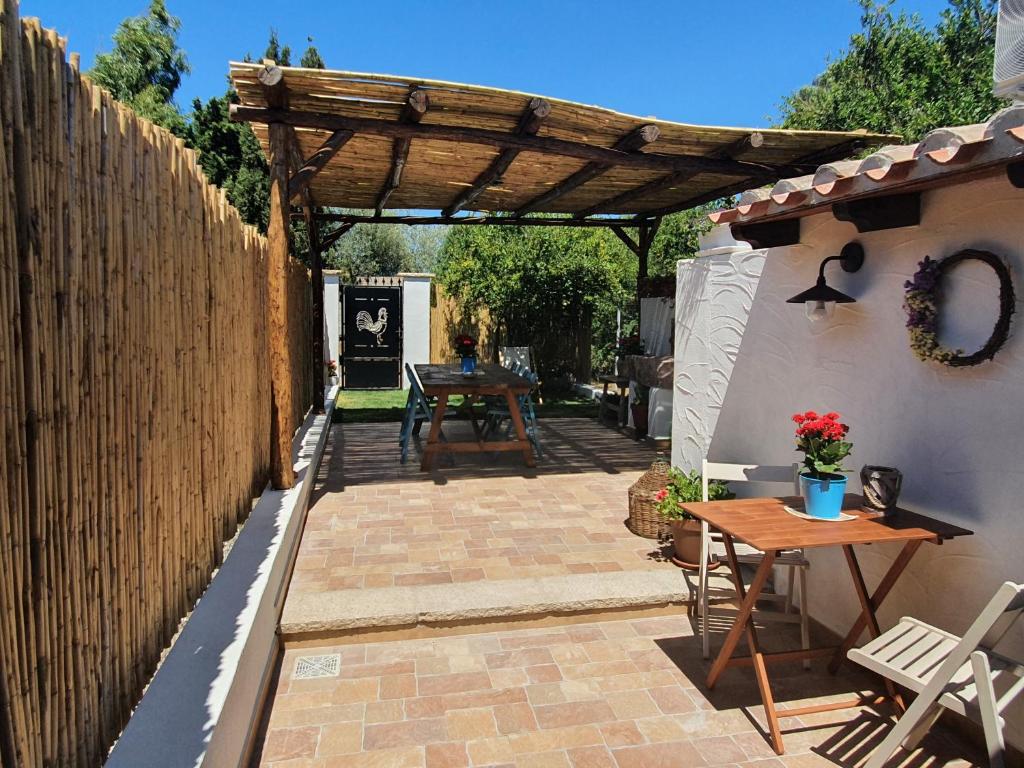A patio or other outdoor area at Casa Vacanza Sa Prenda