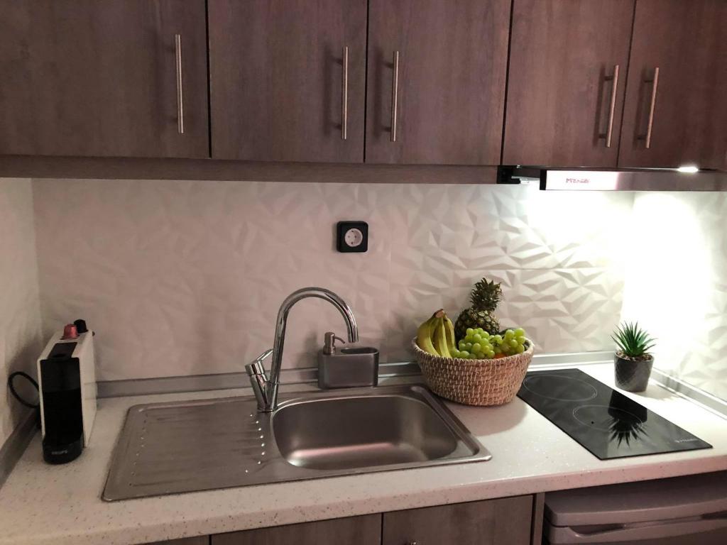 Christina Studios & Apartments - 16