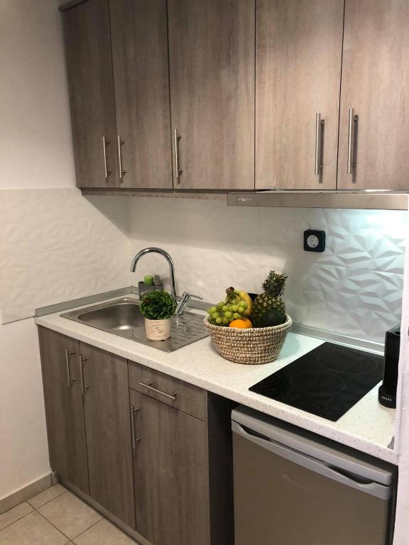 Christina Studios & Apartments - 6