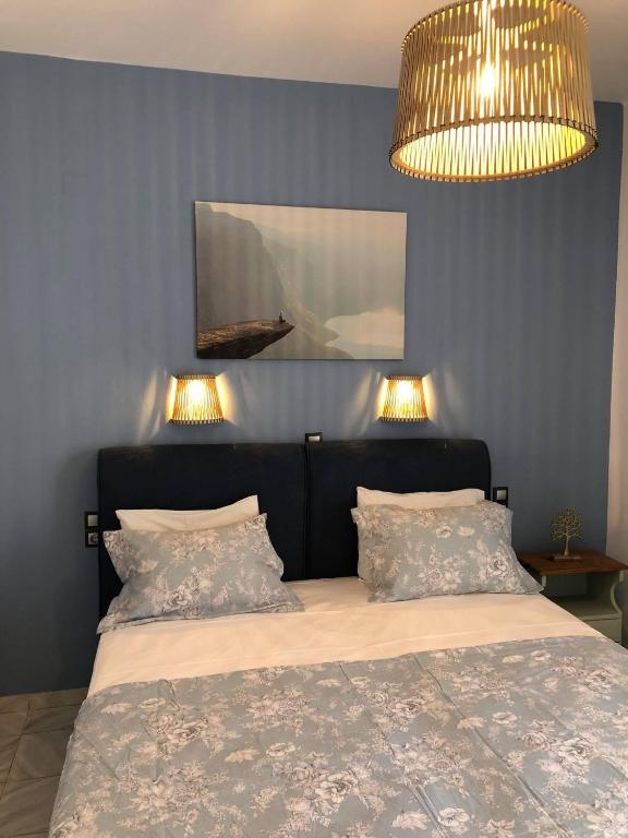 Christina Studios & Apartments - 12