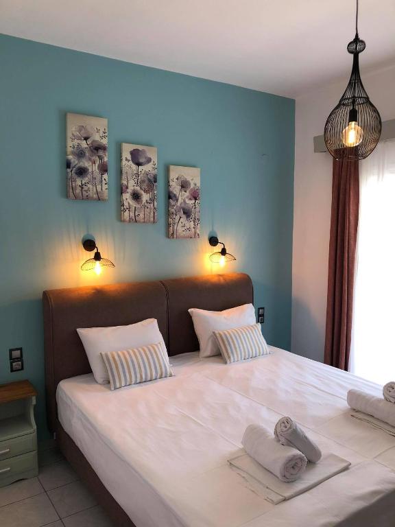 Christina Studios & Apartments - 8