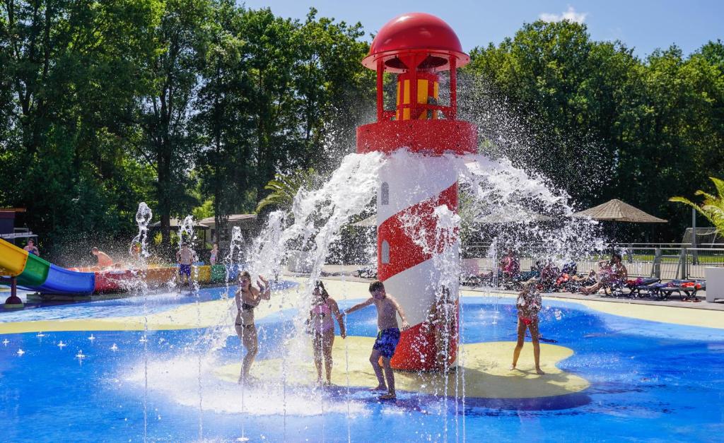 Bazén v ubytování Camping Wedderbergen nebo v jeho okolí