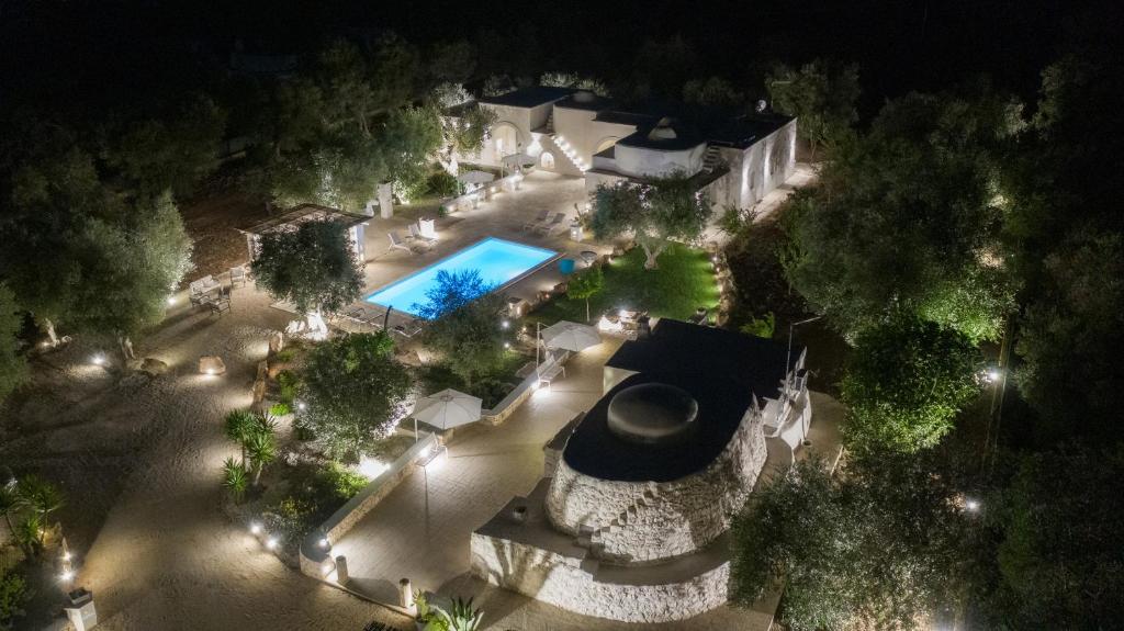 Bazén v ubytování B&B Trulli Moonlight da Grace nebo v jeho okolí