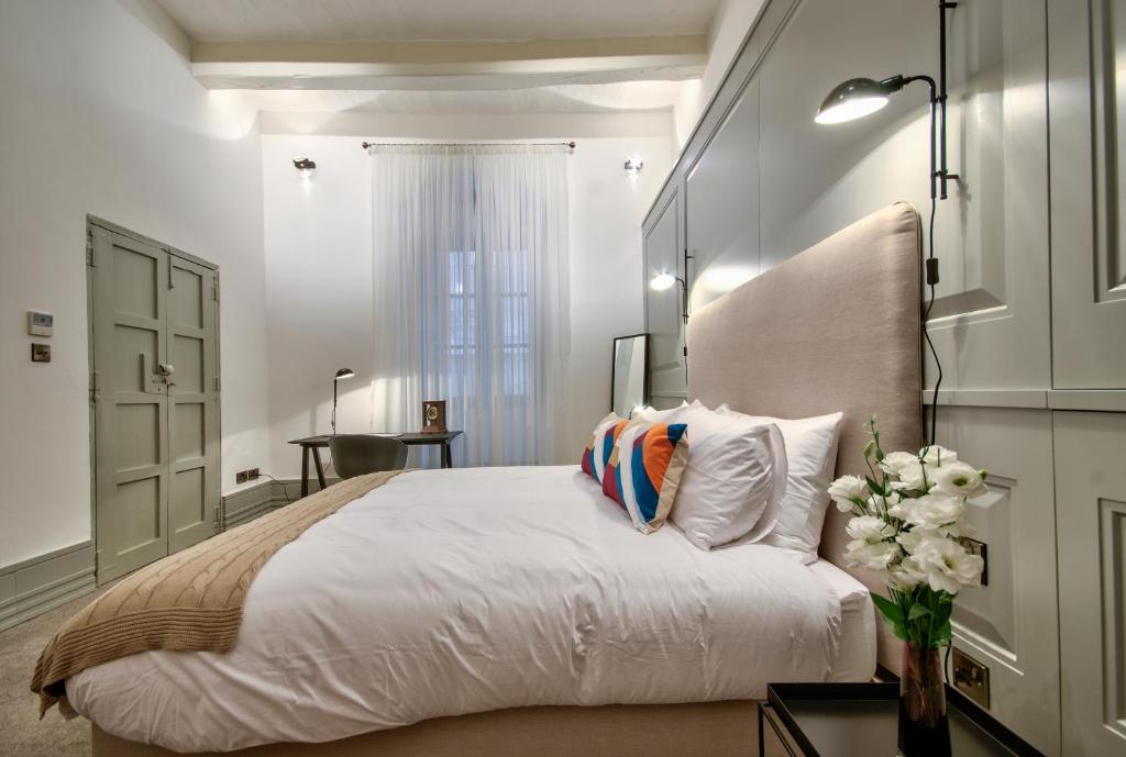 10 Strait Street Apartments - 3