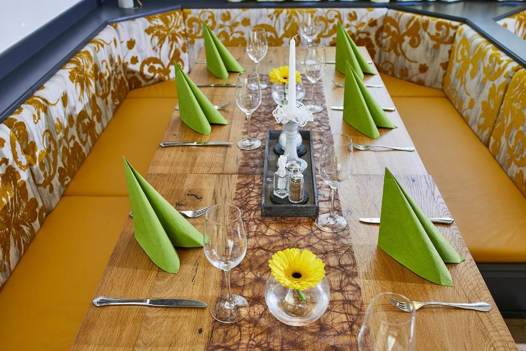 Reštaurácia alebo iné gastronomické zariadenie v ubytovaní Landgasthof Klausner