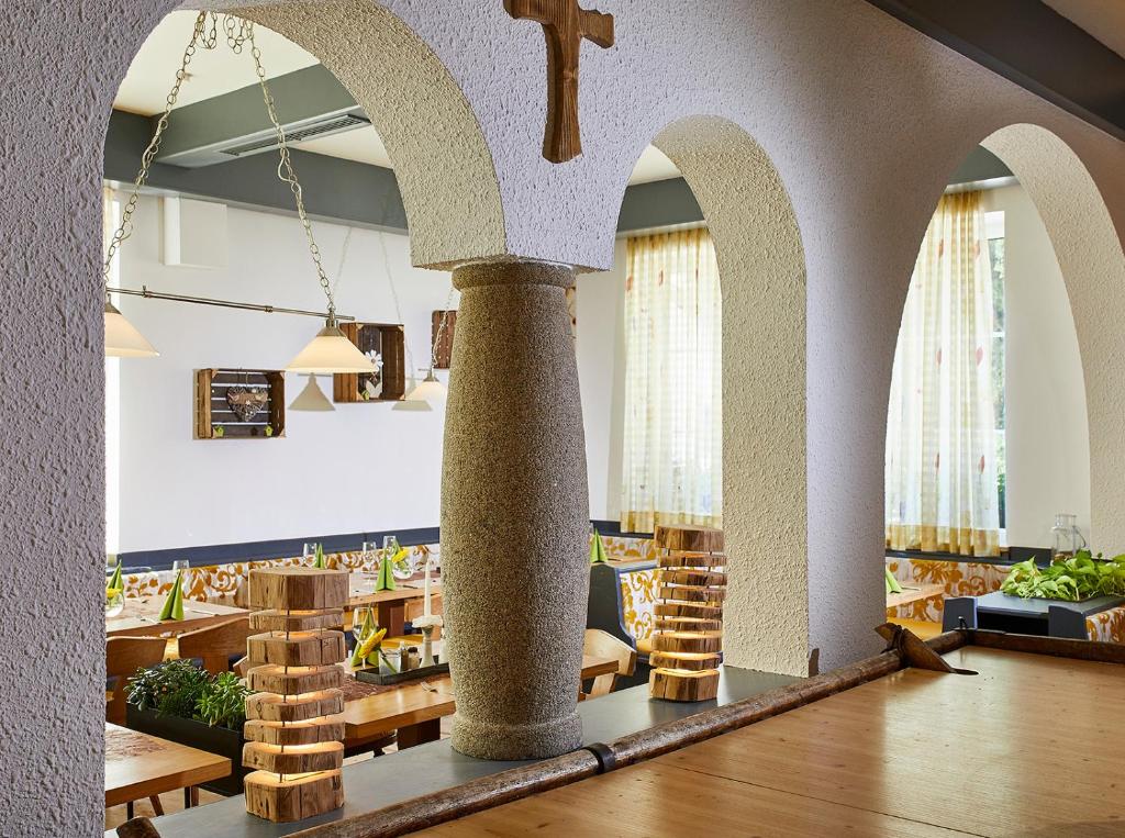 Reštaurácia alebo iné gastronomické zariadenie v ubytovaní Landgasthof Klausner