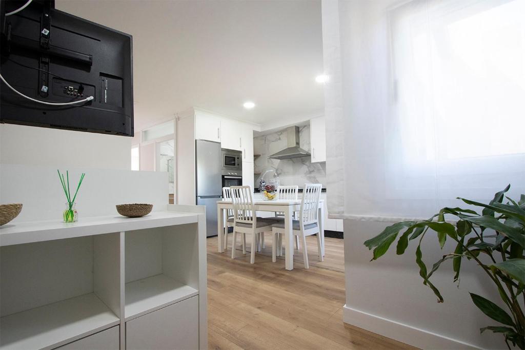 Kuchnia lub aneks kuchenny w obiekcie Precioso apartamento en Marín.