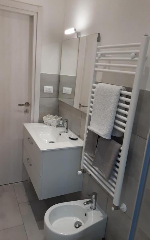 A bathroom at House Passarotti, 21
