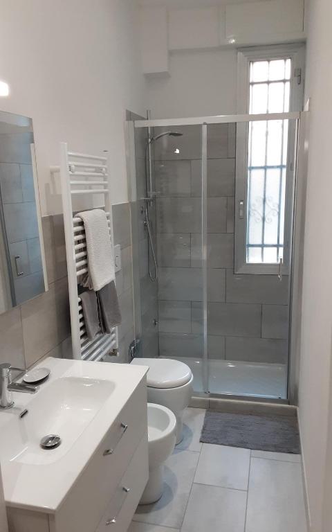 A bathroom at House Passarotti, 21