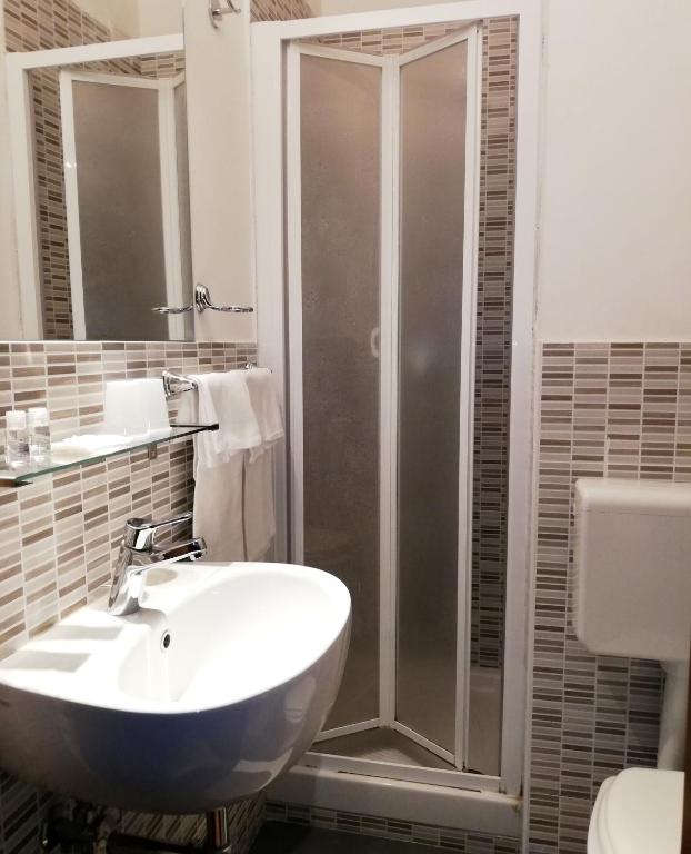 Koupelna v ubytování Hotel Dover