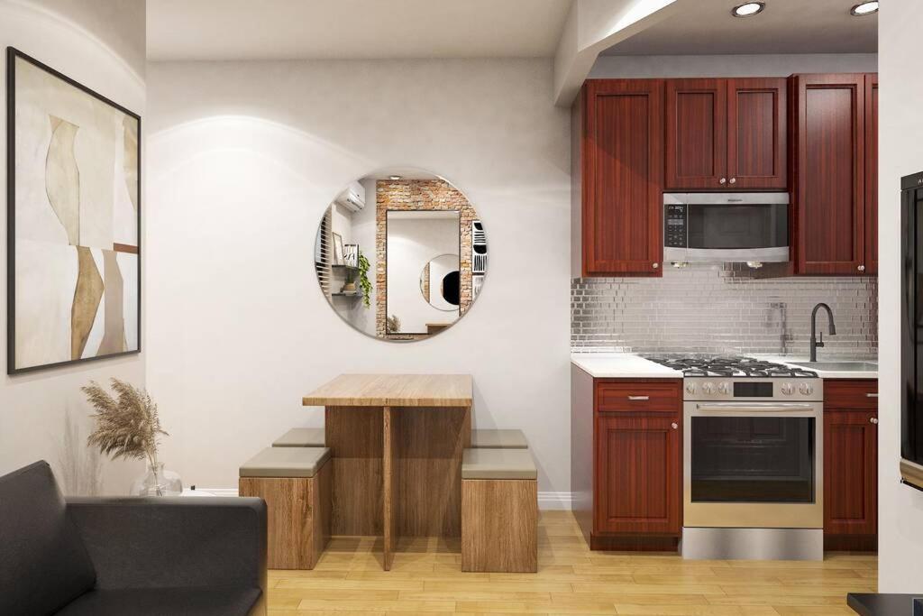 الشقق king size bed cozy 2 bdrm time sq hells kitchen أمريكا نيويورك booking com