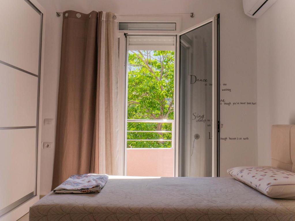 Modern Apartament between sea and mountain - Imazhi 2