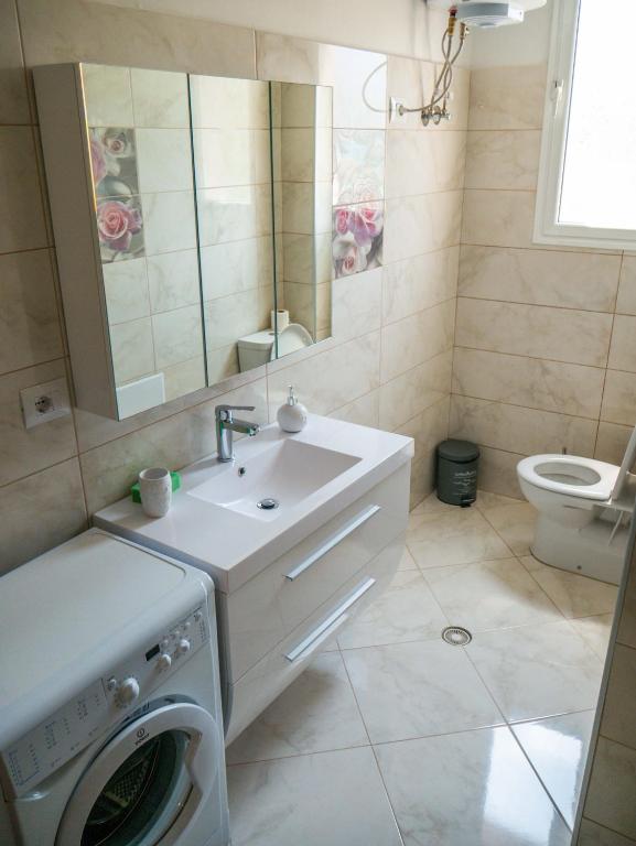NYC Modern & Spacious Apartament 5 min from seaside - Image 3