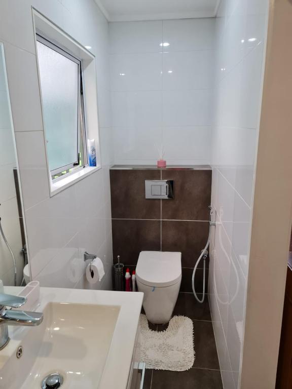 Hidden Gem and Entire Bungalow in Central hutt - Resim 14