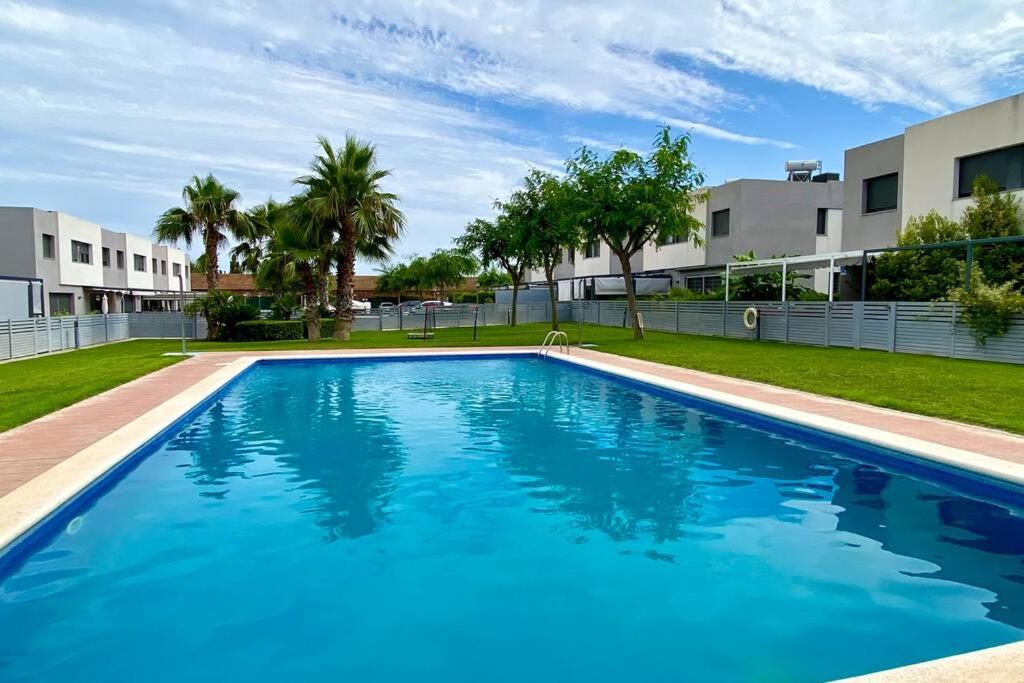 Chalet moderno con piscina en Mont - roige Bahia - Housity