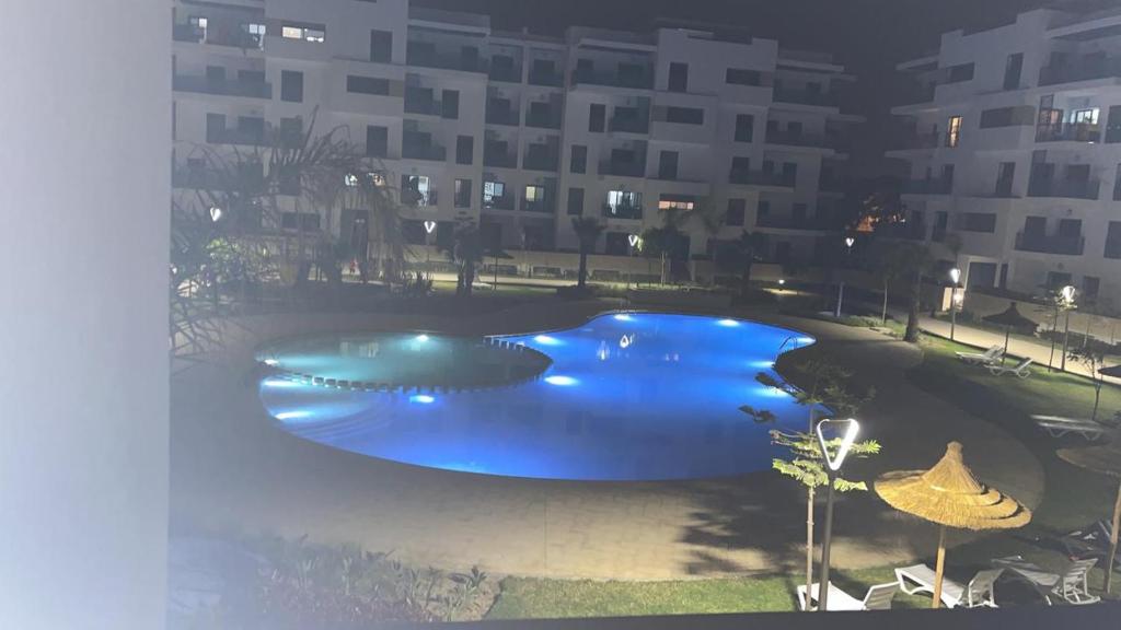 Bazén v ubytování Appartement de luxe avec piscine a 5 min de la plage nebo v jeho okolí
