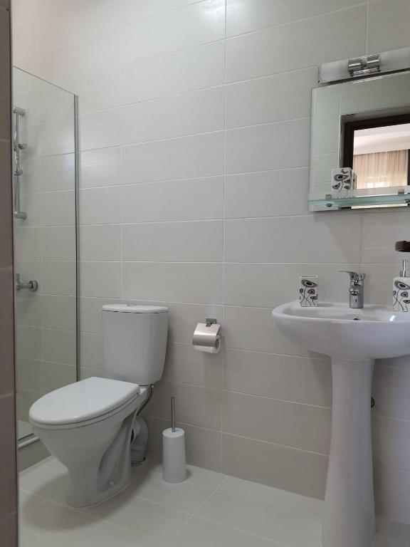 Koupelna v ubytování Hotel Edelweiss