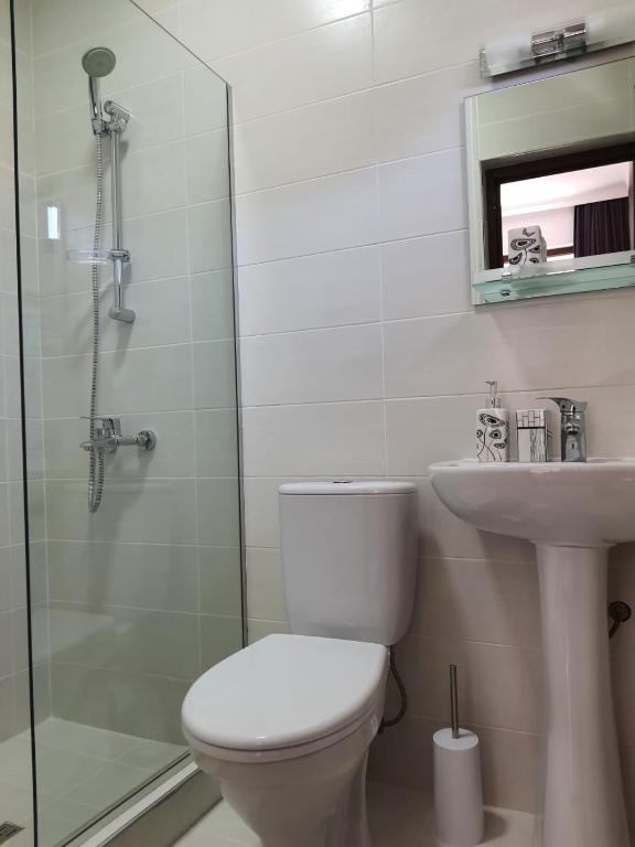 Koupelna v ubytování Hotel Edelweiss
