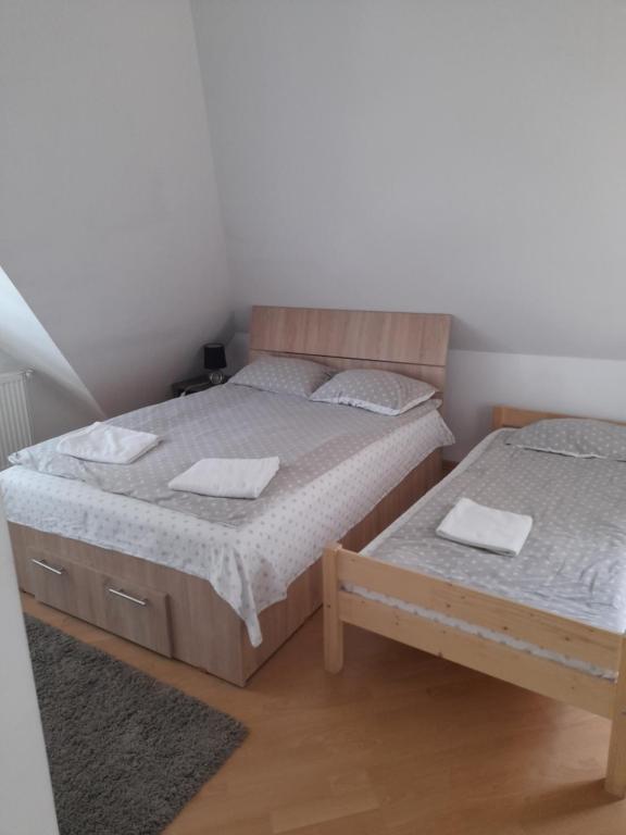 Lara Guest House - Tweepersoonskamer Met Eigen Badkamer