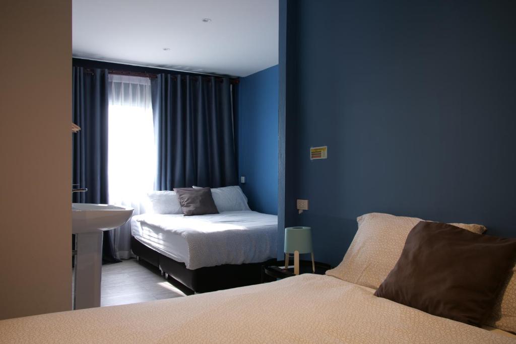 Sleep with Me Bangkok - BTS Phra Khanong - Resim 2