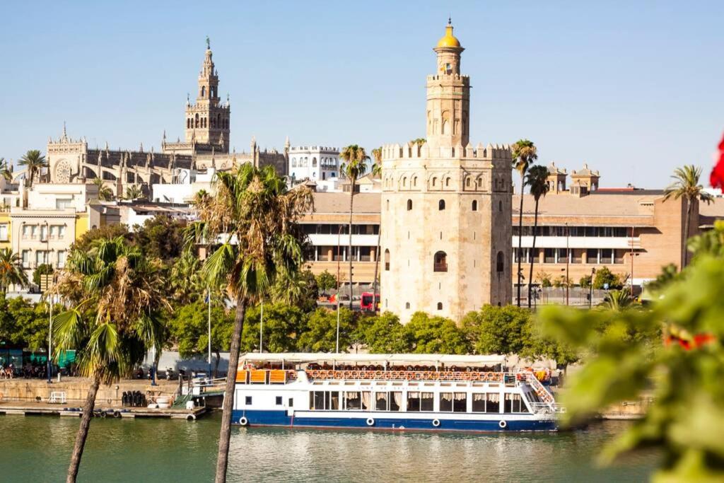 ÁTICO CON VISTAS A LA TORRE DEL ORO Y CATEDRAL, Sevilla ...