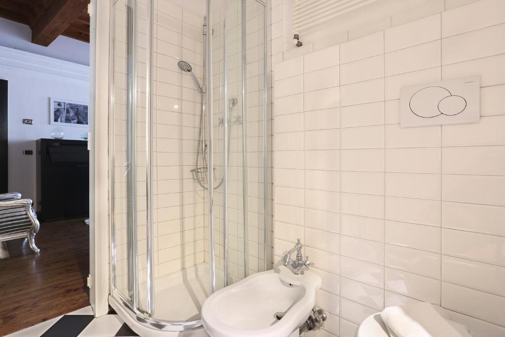 Kúpeľňa v ubytovaní Pontevecchio Stylish Apartment in Florence