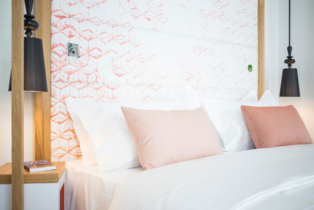 Capri by Fraser Berlin - 9