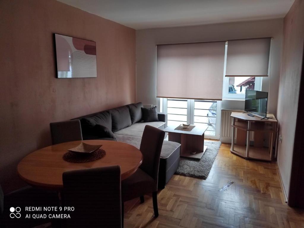 Prostor za sedenje u objektu Apartman MS