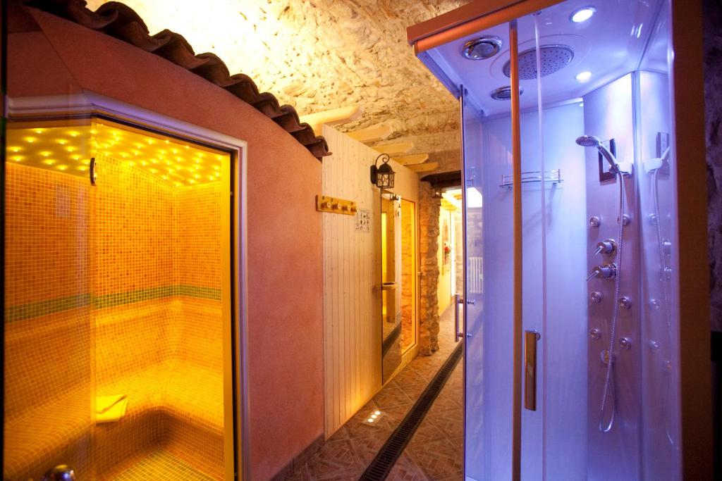 Fotografie z fotogalerie ubytování Hotel Castello v destinaci Tignale