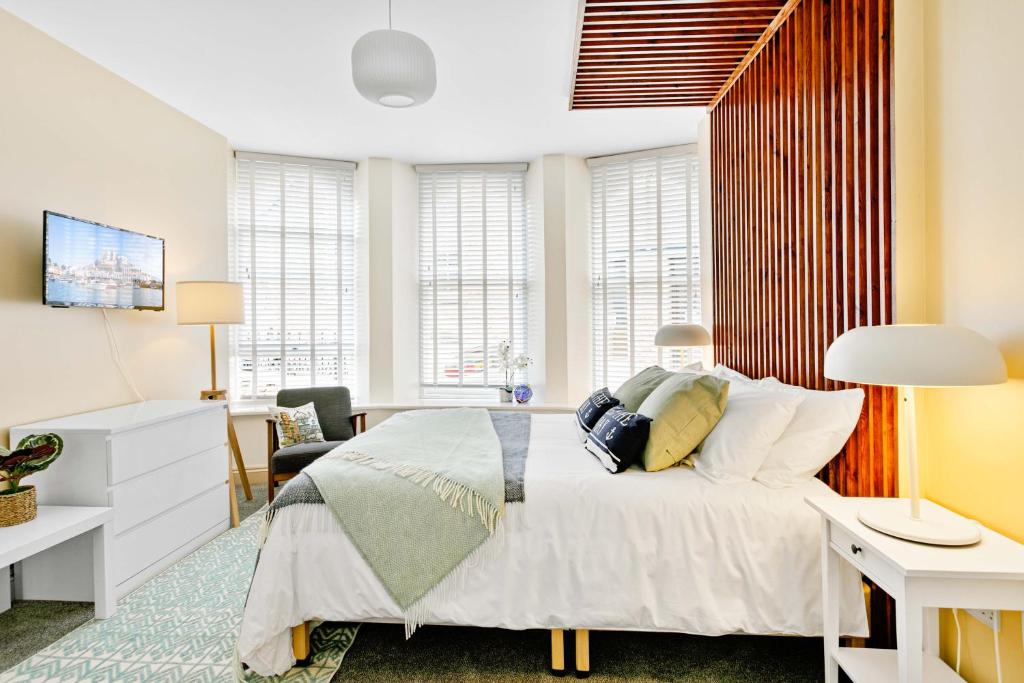 Park View R & R - Adult Only - Self-Catering - Free Parking - EV Point - Deluxe King Room