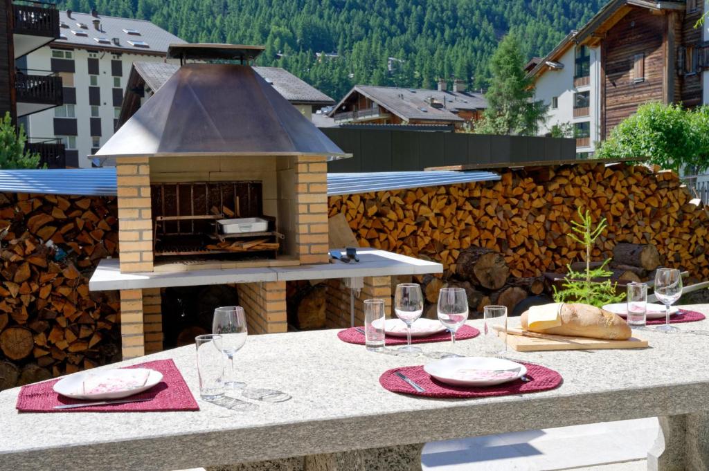 Ein allgemeiner Bergblick oder ein Berglick von des Hotels aus