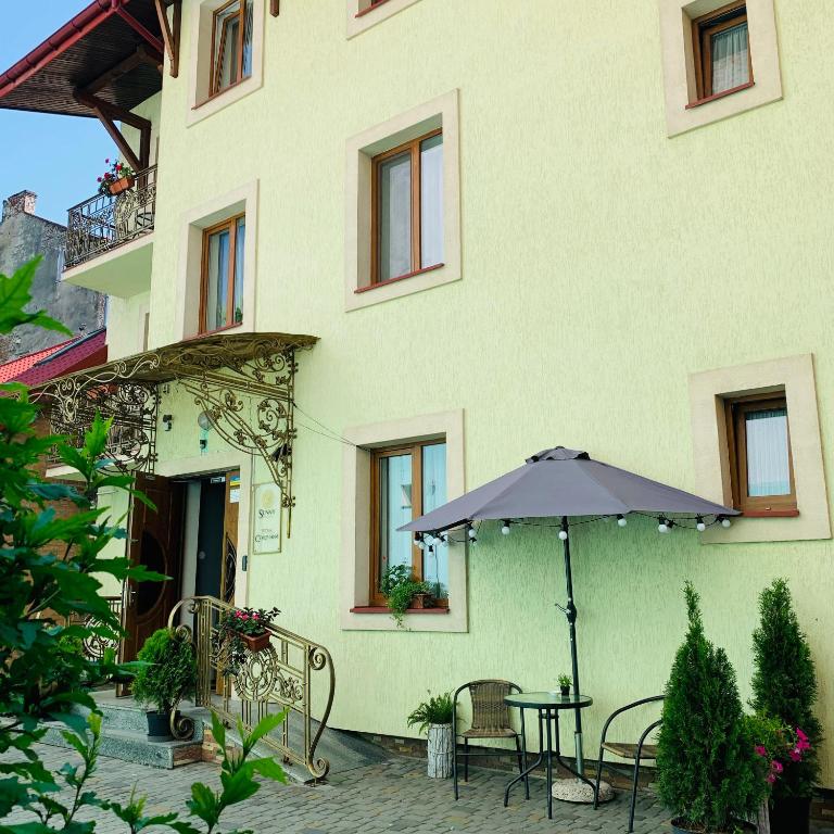 Budova, kde se hotel nachází