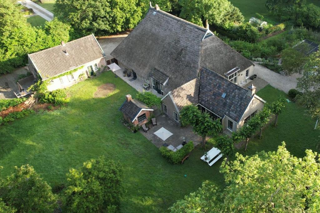 Landgoed Olterterp, huisje in bos nabij Beetsterzwaag