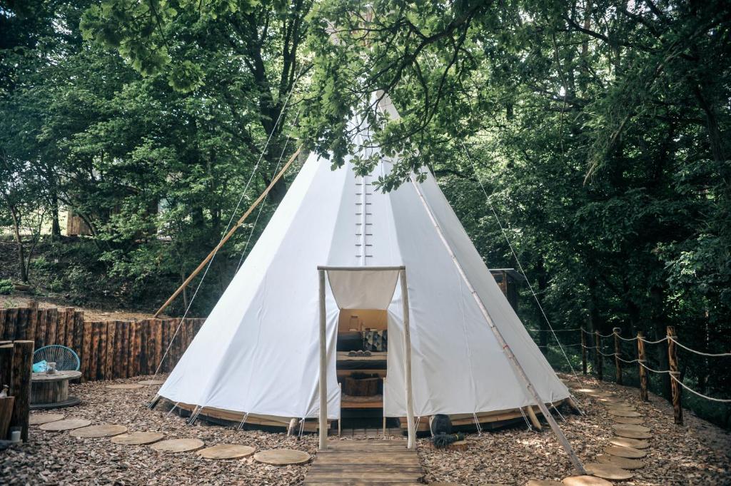 Foto sihtkohas Unhošť asuva majutusasutuse Glamping Nad Meandry galeriist