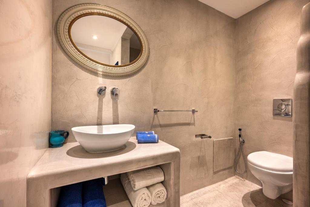 Bagno di Moschatos Beach House