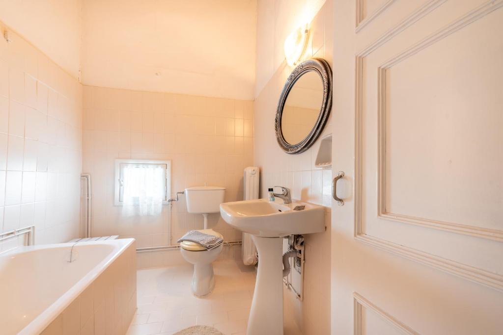 Koupelna v ubytování Archontiko Petrettini Boutique Hotel