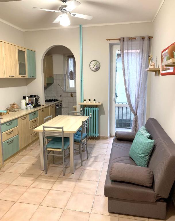 Kuchyň nebo kuchyňský kout v ubytování BEAUTIFUL APARTMENT a due passi dal centro